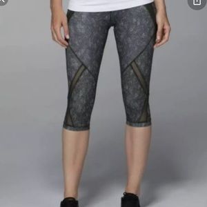 Lululemon breezy crop green leaf print